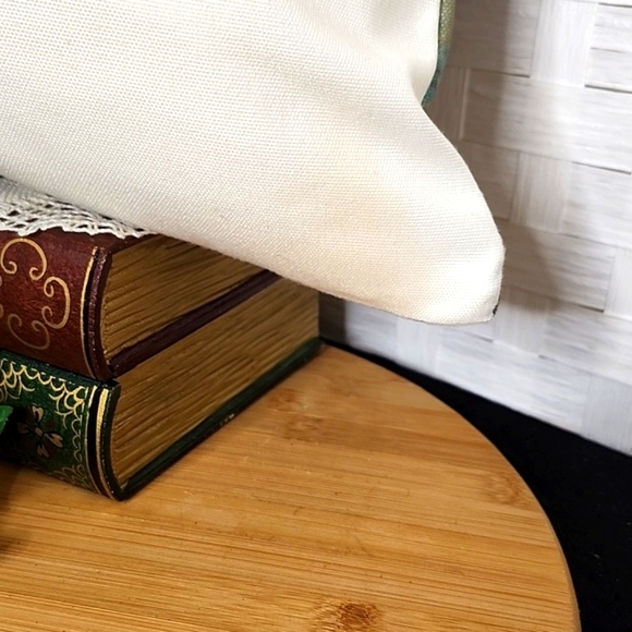 👉*BEAUTIFUL DANBURY MILLETTE WILD WINGS INDOOR/ OUTDOOR PILLOW ~BLUEBIRDS/ FALL - Picture 3 of 4